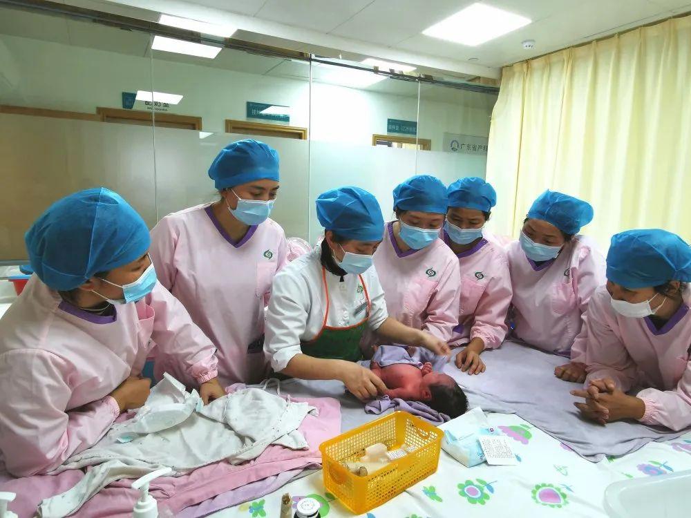华阴市妇婴监护型护送